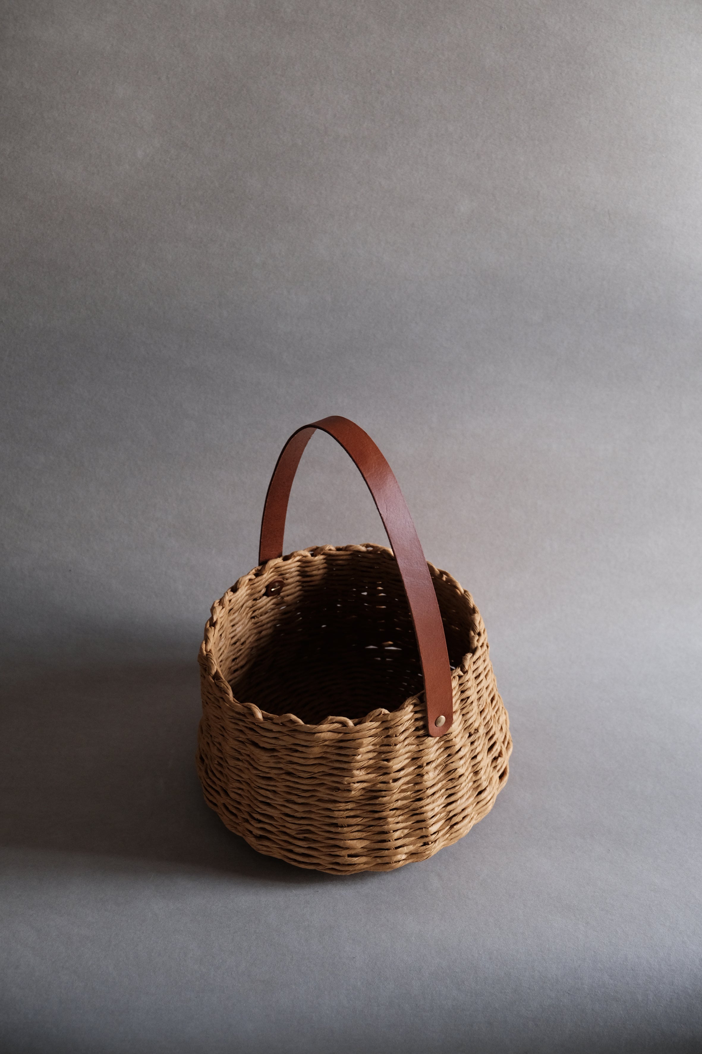 紙・ペーパー素材のバッグ - Cocoon basket カゴバッグ