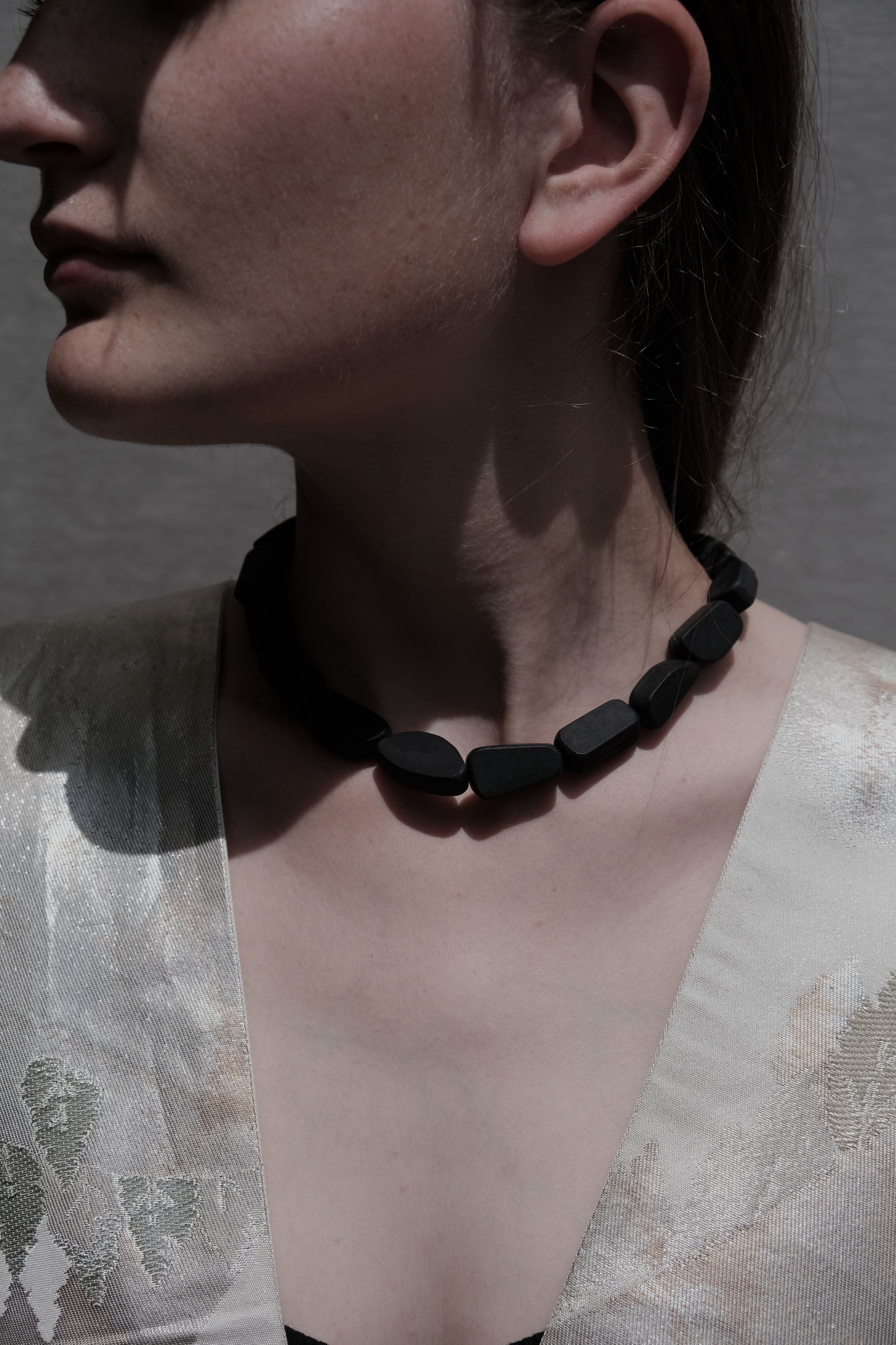 KIESEL NECKLACE