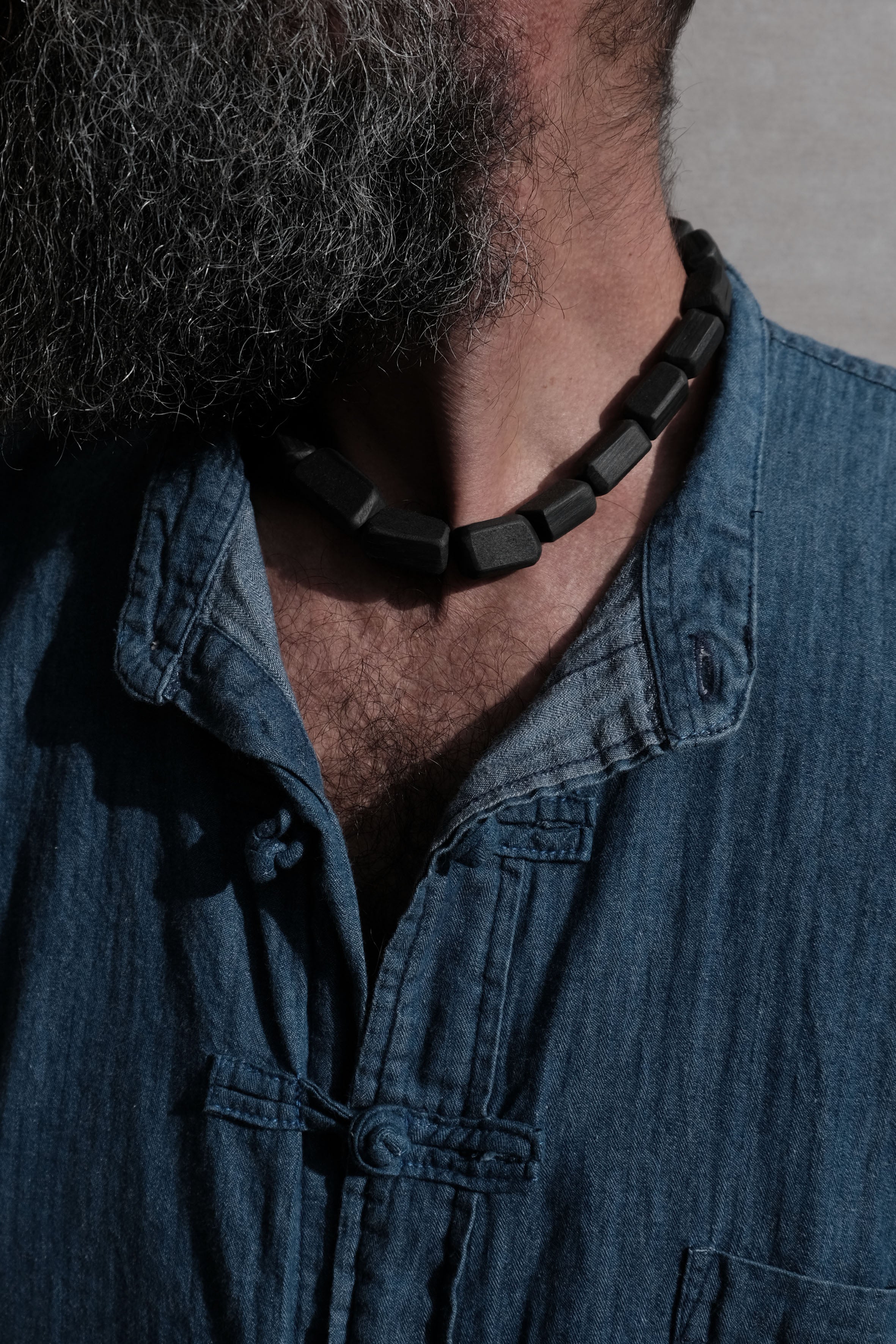 KIESEL NECKLACE