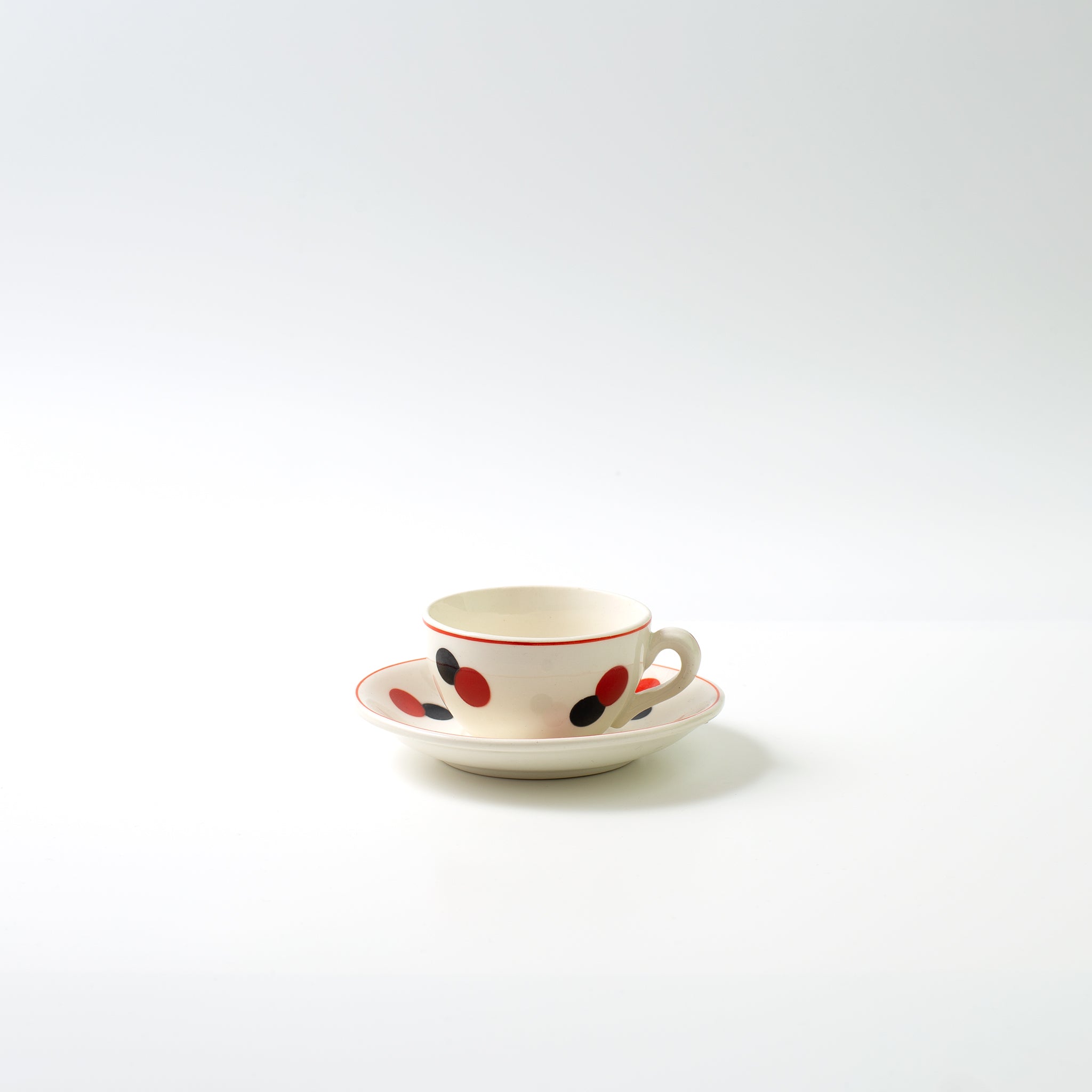 アンティーク・陶器・インテリア・ディスプレイ