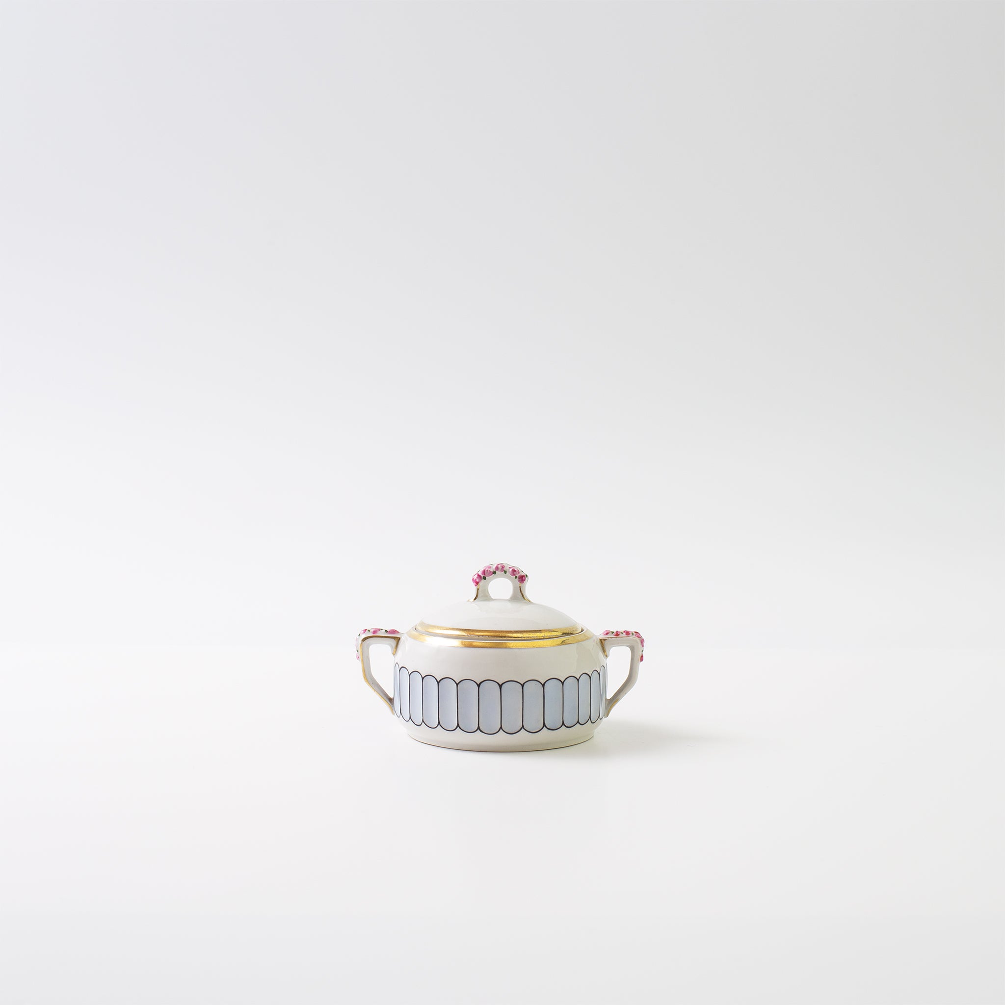 アンティーク・陶器・インテリア・ディスプレイ