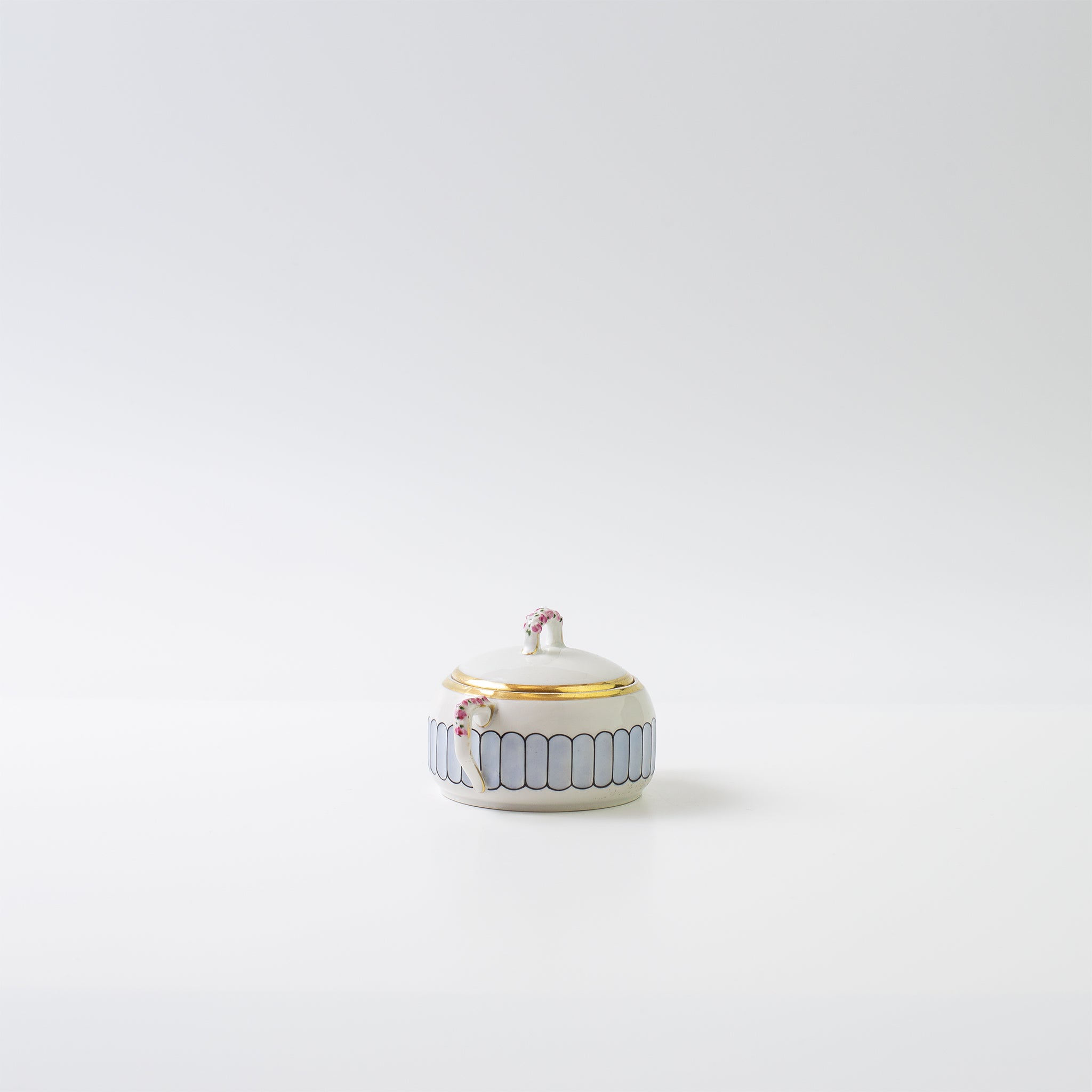 アンティーク・陶器・インテリア・ディスプレイ