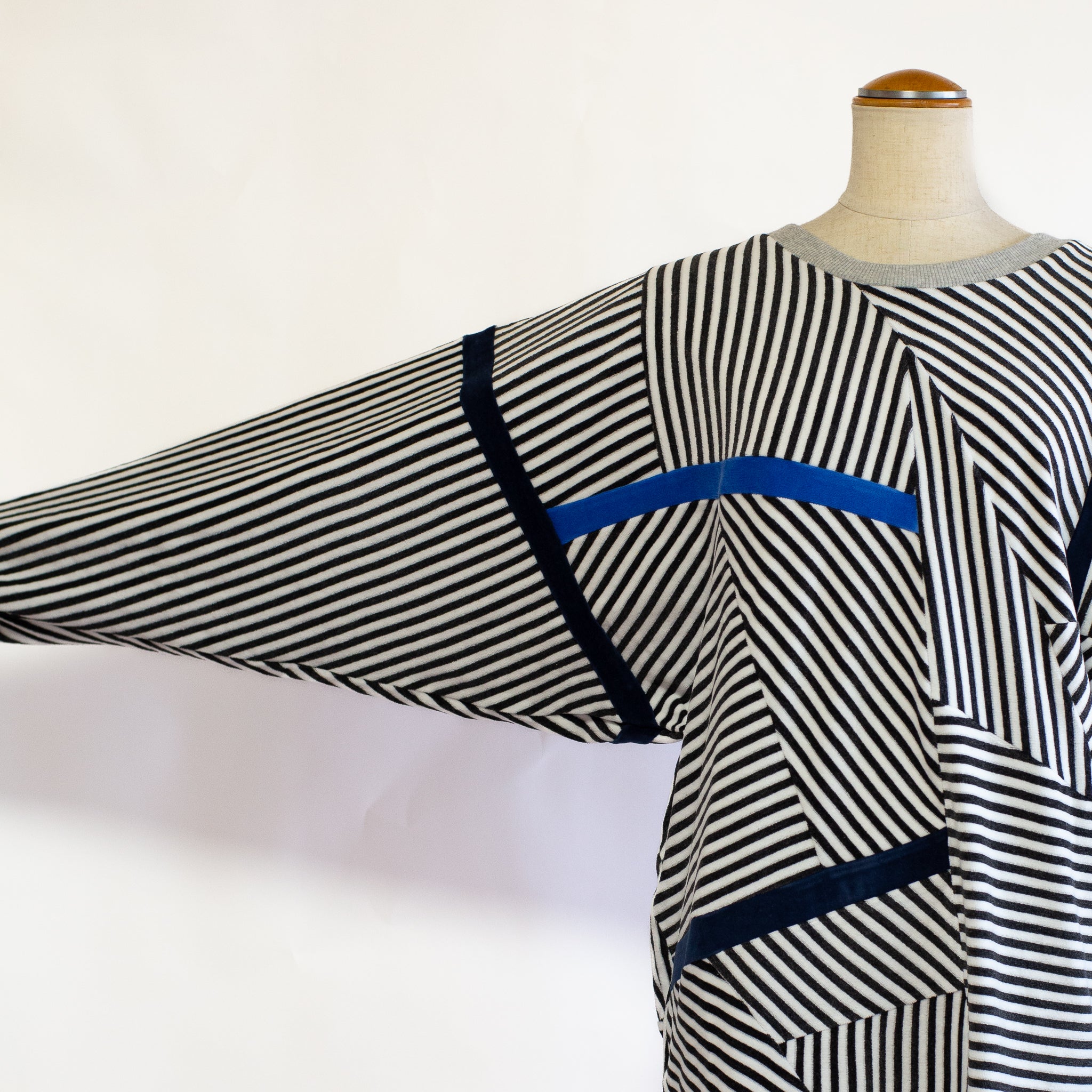 SUPER STRIPE DRESS
