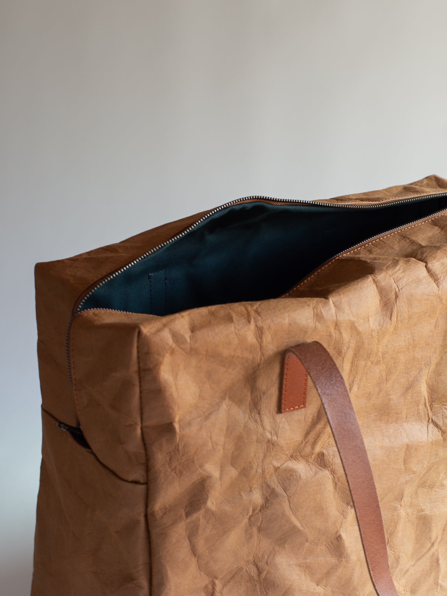 COMPANION Plant Dyed Paper Large Boston Bag