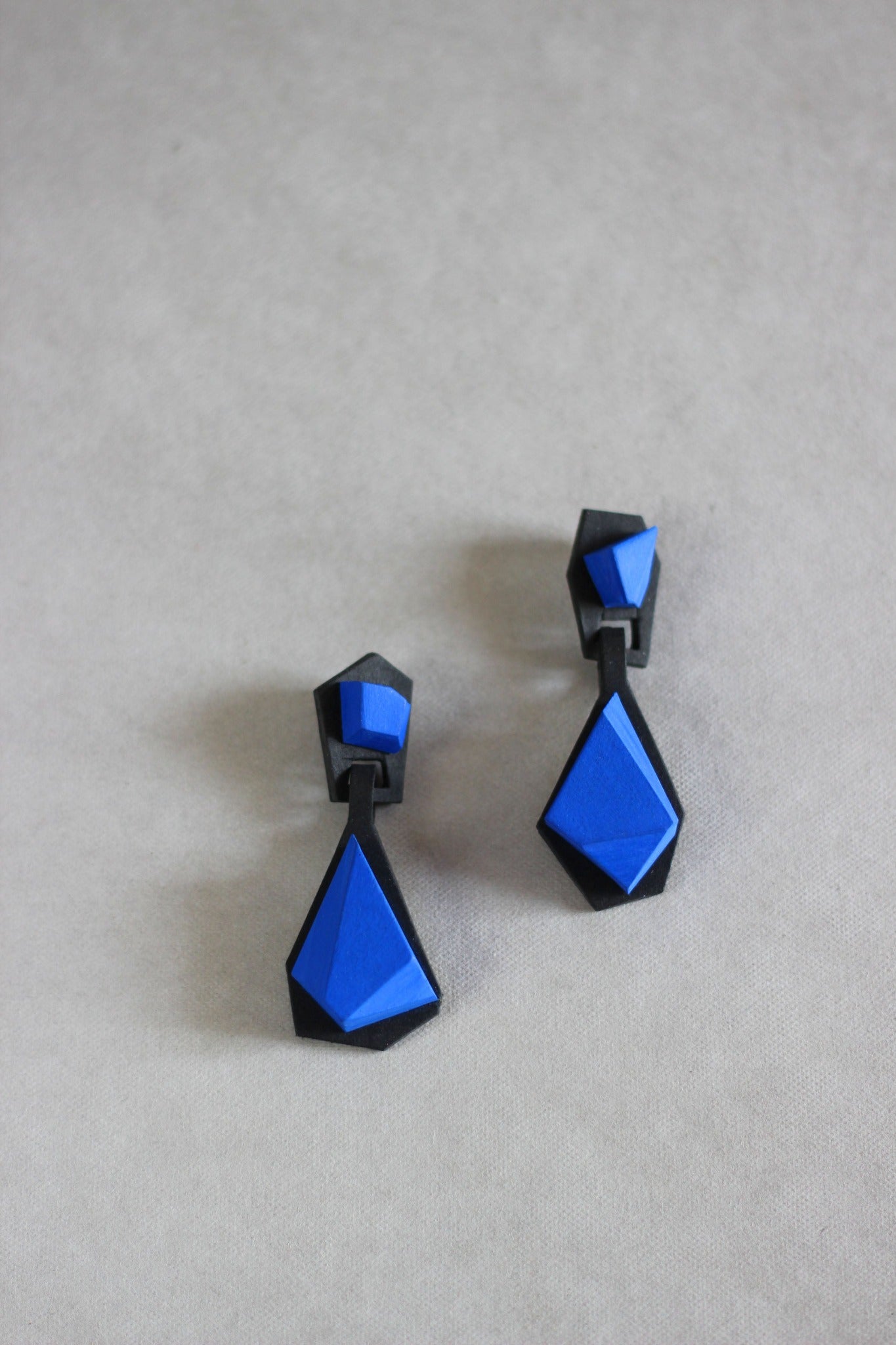 紙・ペーパージュエリー / Kristl drop earrings イヤリング